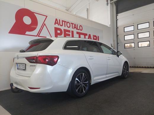 Toyota Avensis vaihtoauto