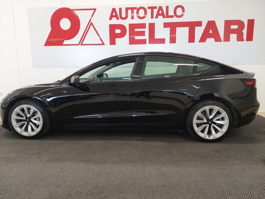 Tesla Model 3 vaihtoauto