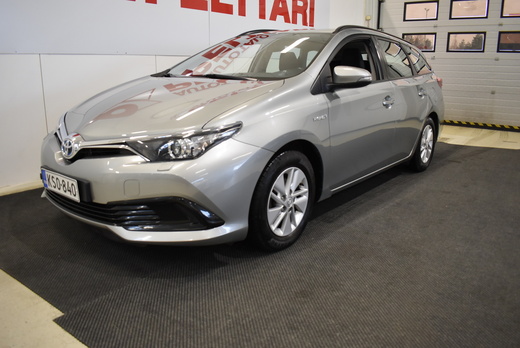 Toyota Auris vaihtoauto