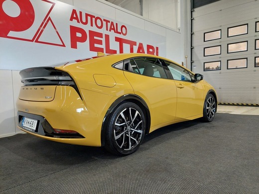 Toyota Prius Plug-in vaihtoauto