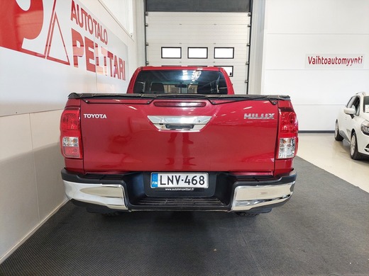 Toyota Hilux vaihtoauto