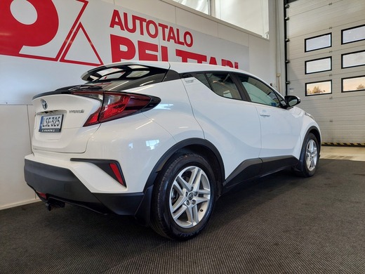 Toyota C-HR vaihtoauto
