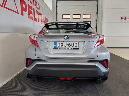 Toyota C-HR vaihtoauto
