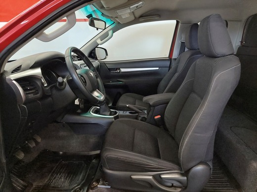 Toyota Hilux vaihtoauto