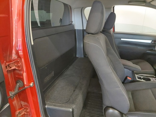 Toyota Hilux vaihtoauto