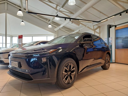 Toyota bZ4X vaihtoauto