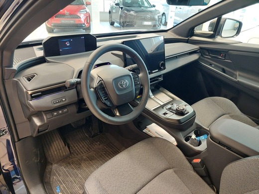 Toyota bZ4X vaihtoauto