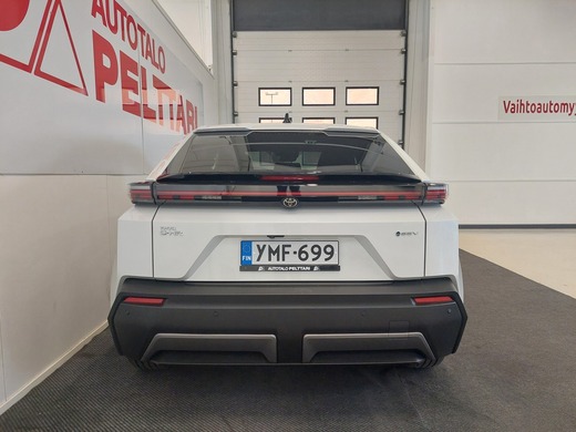 Toyota C-HR+ vaihtoauto