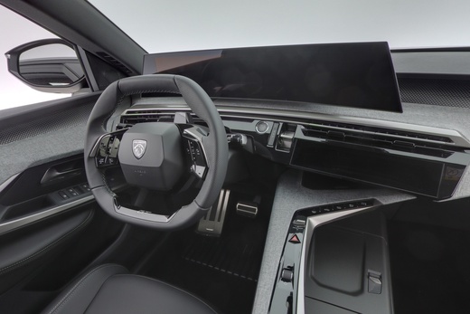 Peugeot E-3008 vaihtoauto