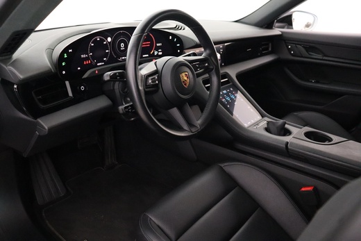 Porsche Taycan vaihtoauto