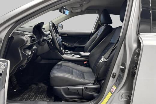 Lexus IS vaihtoauto