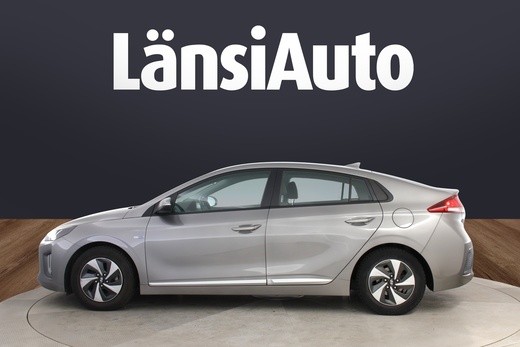 Hyundai IONIQ hybrid vaihtoauto