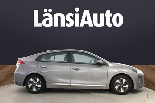 Hyundai IONIQ hybrid vaihtoauto