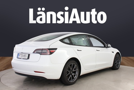 Tesla Model 3 vaihtoauto