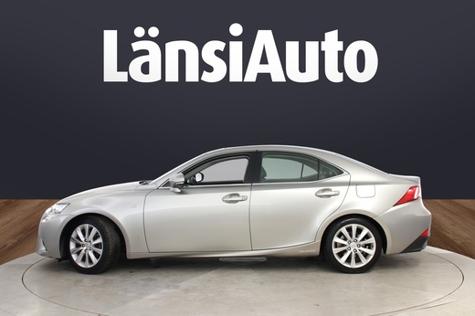 Lexus IS vaihtoauto