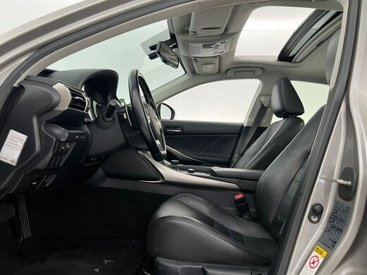 Lexus IS vaihtoauto