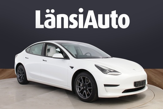Tesla Model 3 vaihtoauto