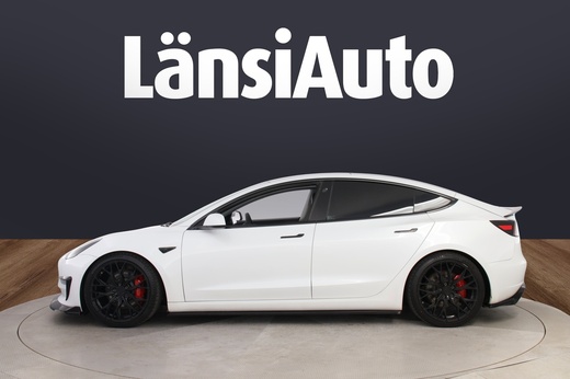 Tesla Model 3 vaihtoauto