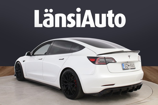 Tesla Model 3 vaihtoauto