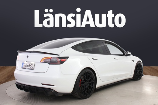 Tesla Model 3 vaihtoauto