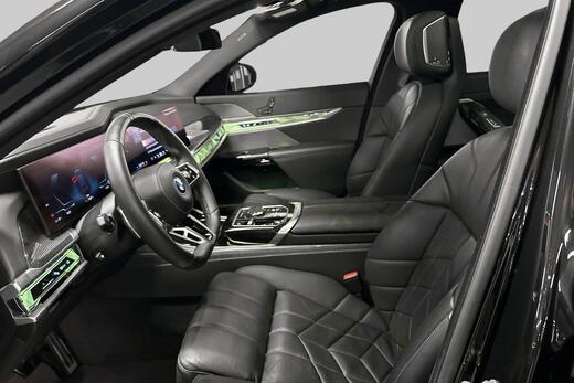 BMW i7 vaihtoauto