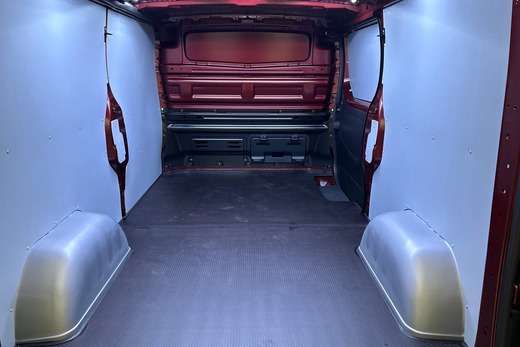 Nissan Primastar vaihtoauto