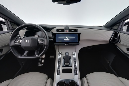 DS 7 vaihtoauto