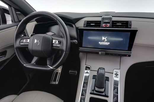 DS 7 vaihtoauto