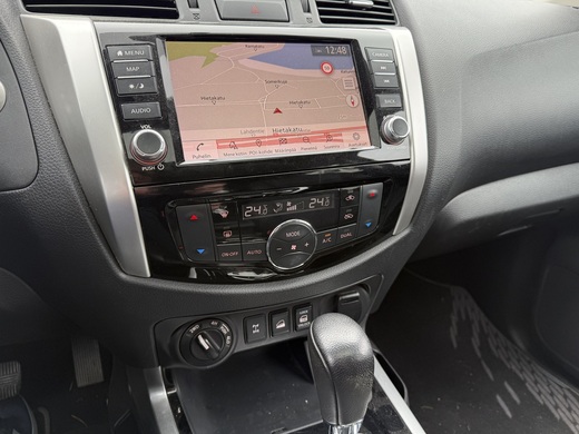Nissan Navara vaihtoauto