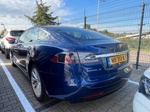 Tesla Model S vaihtoauto