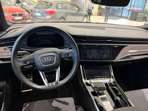 Audi Q8 vaihtoauto