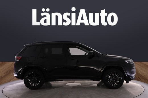 Jeep Compass vaihtoauto