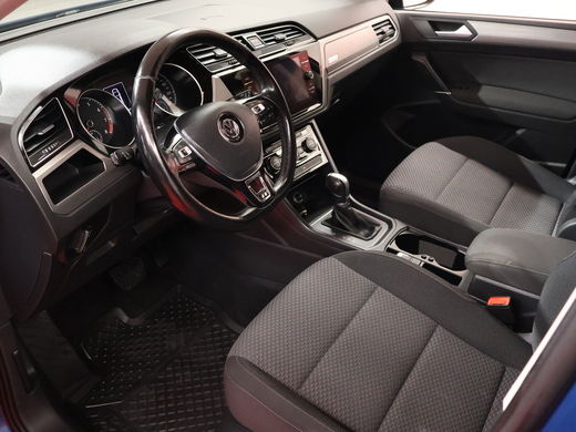 Volkswagen Touran vaihtoauto