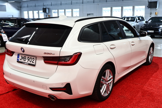 BMW 330 vaihtoauto