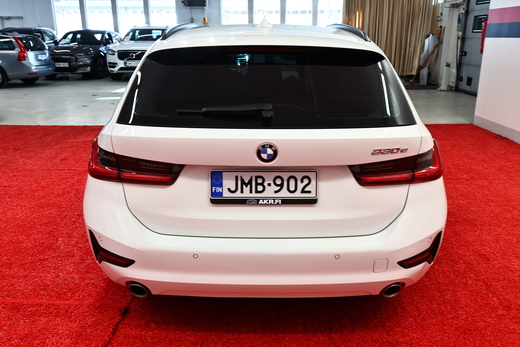 BMW 330 vaihtoauto