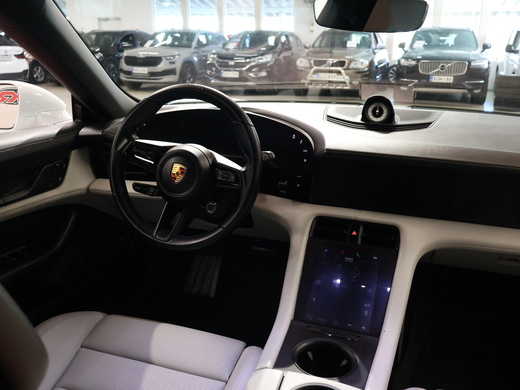Porsche Taycan vaihtoauto
