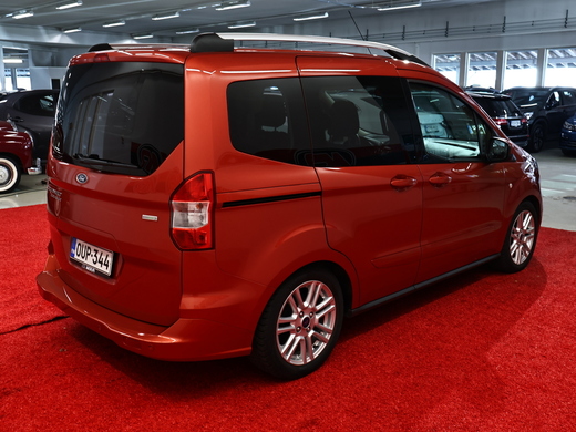 Ford Tourneo Courier vaihtoauto