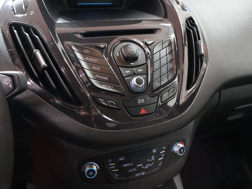 Ford Tourneo Courier vaihtoauto
