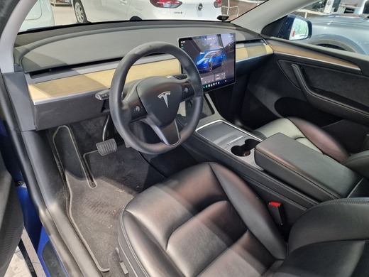 Tesla Model Y vaihtoauto