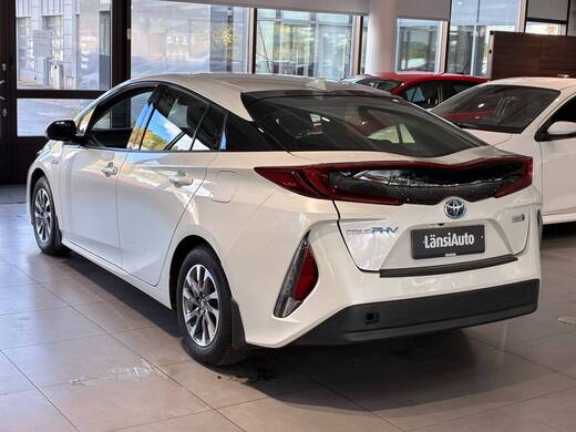 Toyota Prius Plug-in vaihtoauto