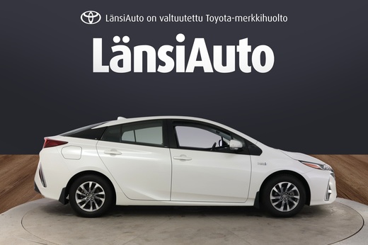 Toyota Prius Plug-in vaihtoauto