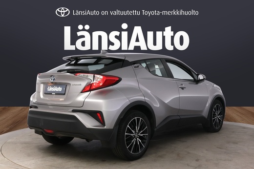 Toyota C-HR vaihtoauto