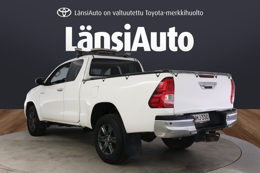 Toyota Hilux vaihtoauto