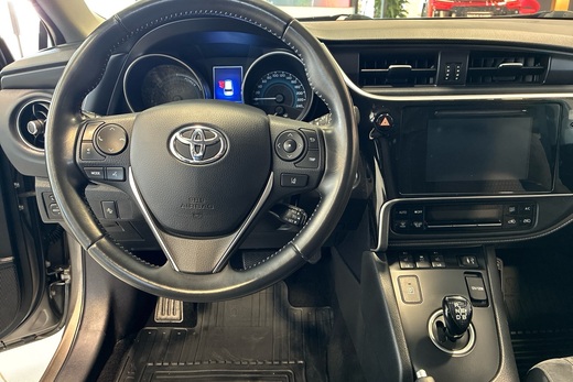 Toyota Auris vaihtoauto