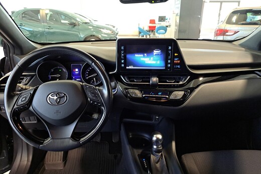 Toyota C-HR vaihtoauto