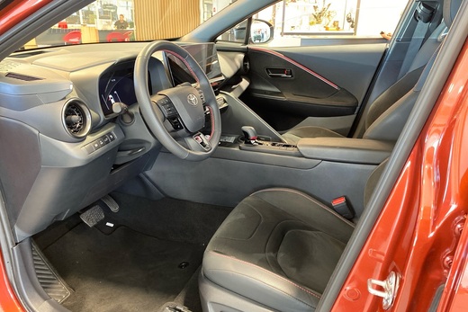 Toyota C-HR vaihtoauto