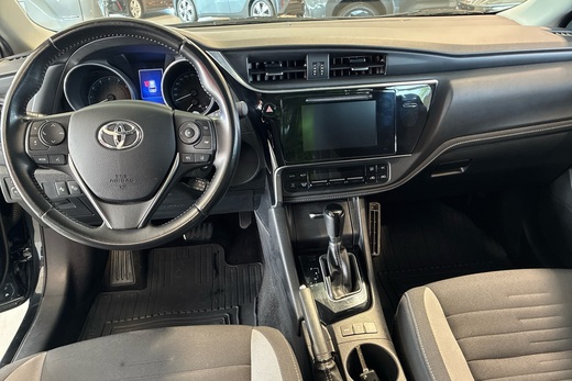 Toyota Auris vaihtoauto