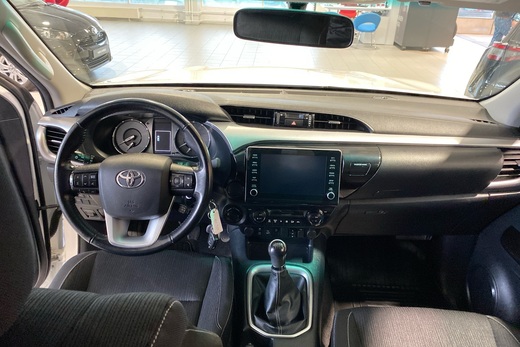 Toyota Hilux vaihtoauto