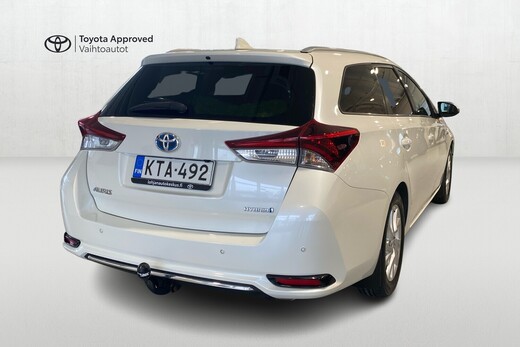 Toyota Auris vaihtoauto