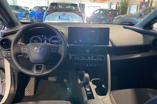 Toyota C-HR vaihtoauto